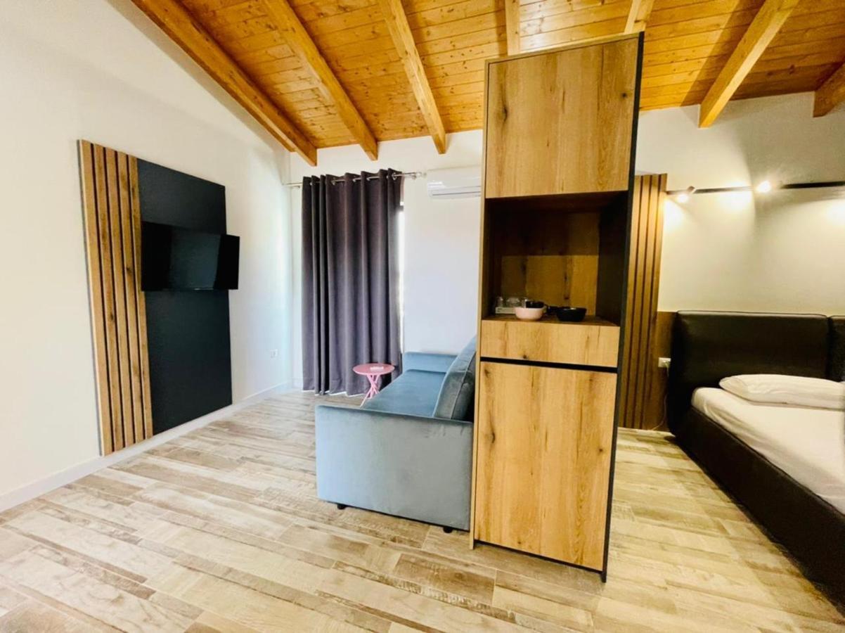 Adriatik Hotel Vlore Ngoại thất bức ảnh