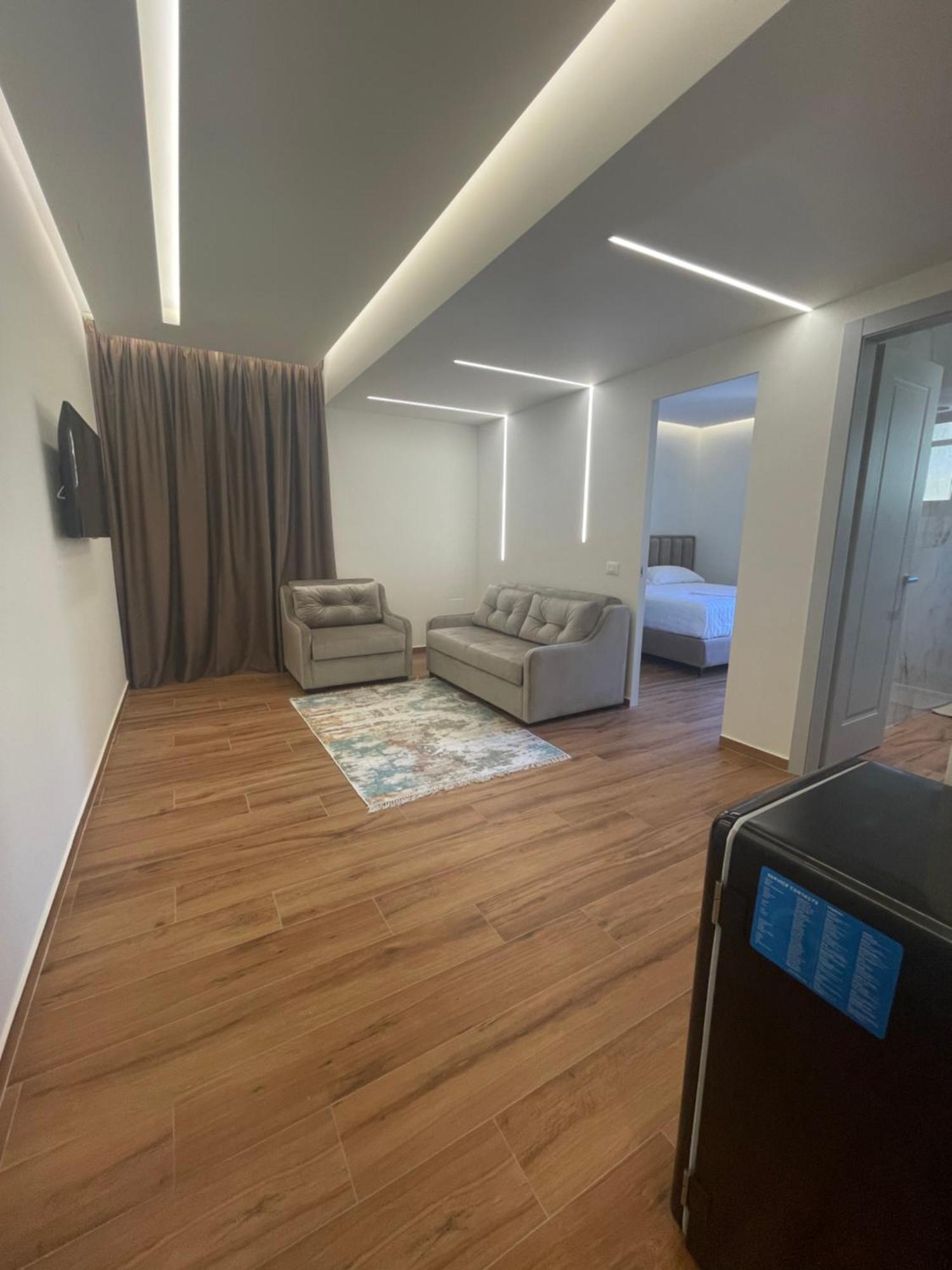 Adriatik Hotel Vlore Ngoại thất bức ảnh