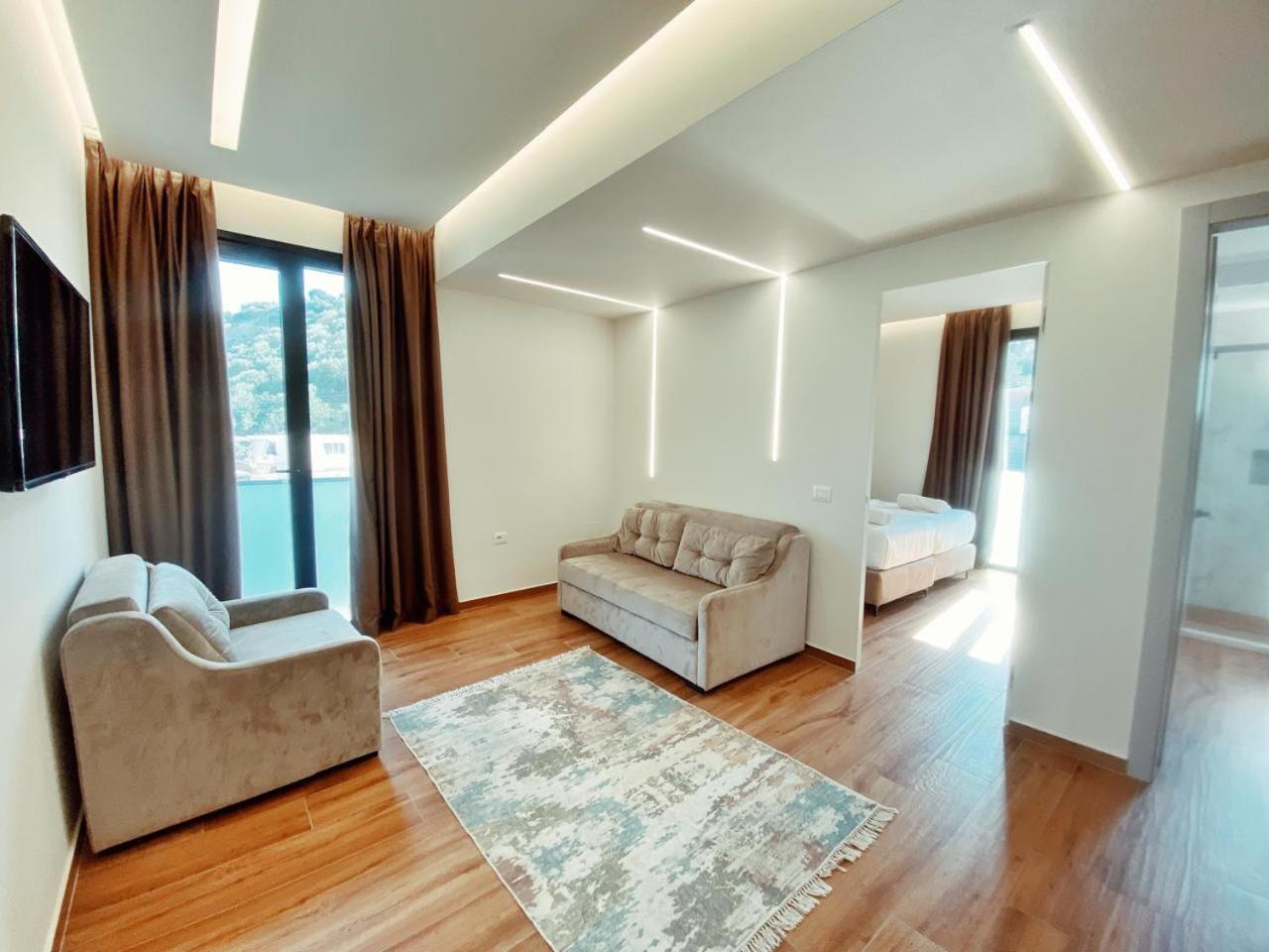 Adriatik Hotel Vlore Ngoại thất bức ảnh