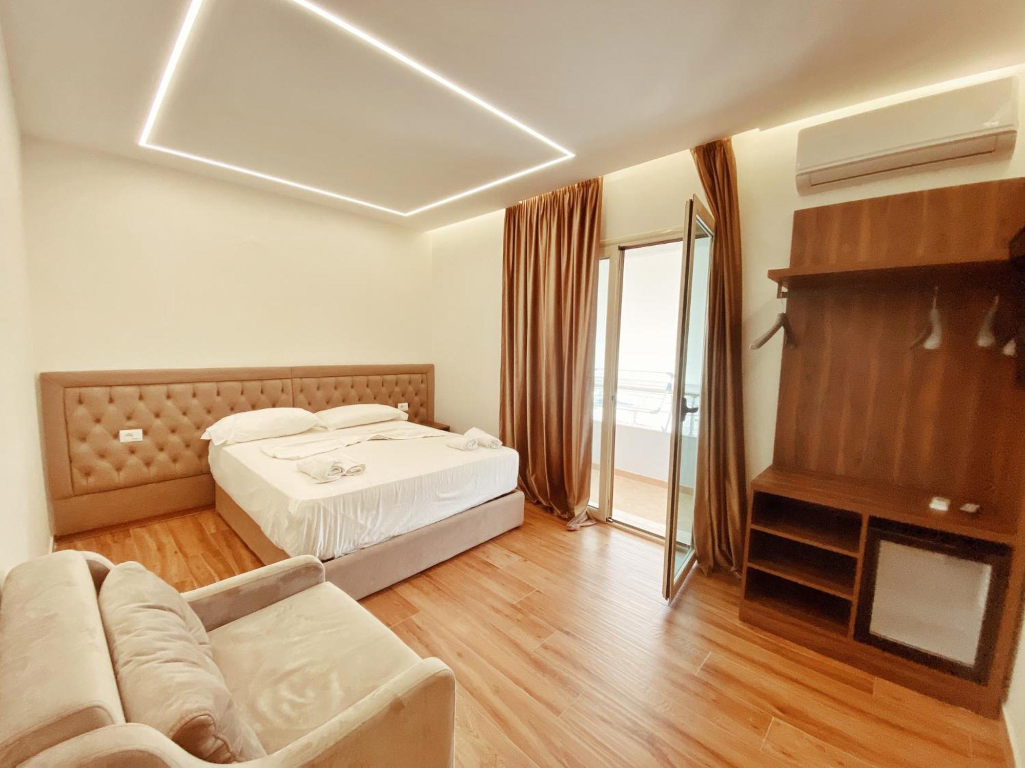 Adriatik Hotel Vlore Ngoại thất bức ảnh