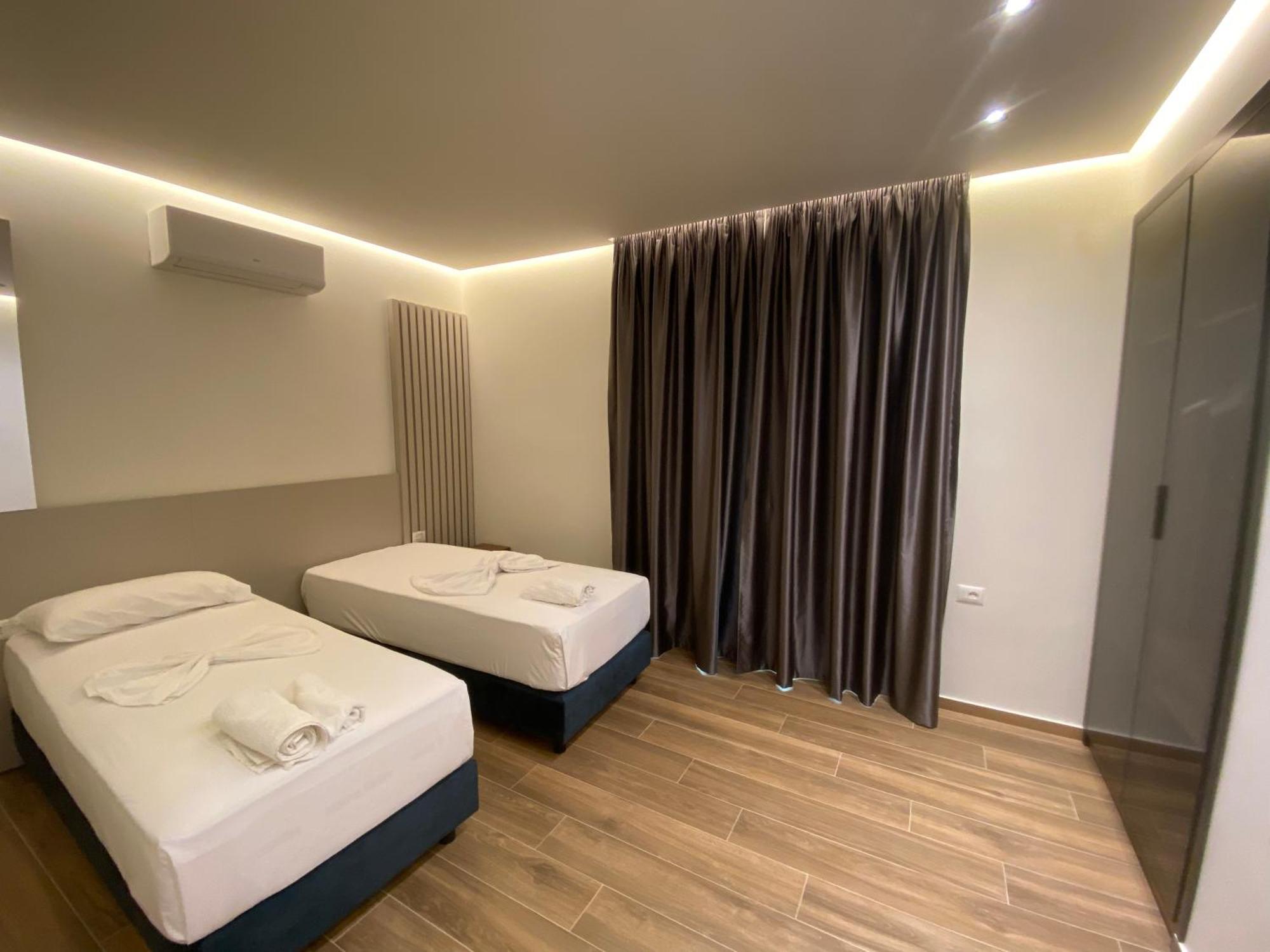 Adriatik Hotel Vlore Ngoại thất bức ảnh